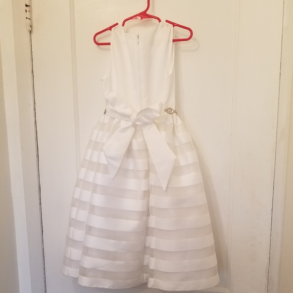 White special occasions dress - Picture 2 of 4